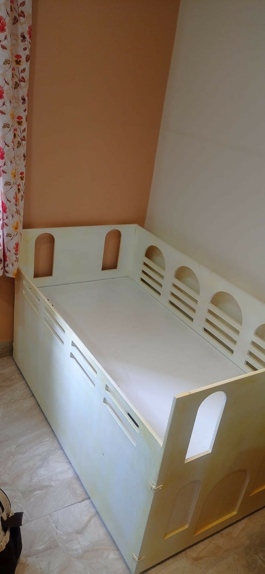 Customised Baby bed with storage, Dimensions: L49×W26×H28 inches
