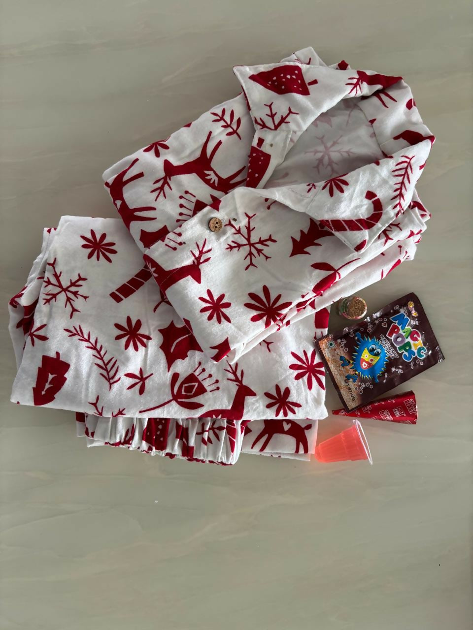 It’s not just a gift—it’s an experience! From dressing up to decorating, from sweet treats to magical memories, this hamper is all your child needs for an unforgettable Christmas celebration.