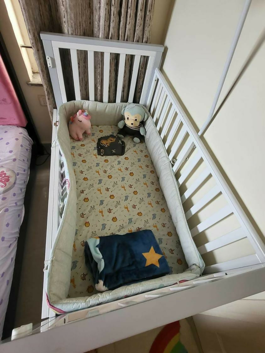 Grow with your child with the BABYHUG Chester 3-in-1 Cot/Crib - a versatile and stylish sleep solution designed to adapt to your child's changing needs.