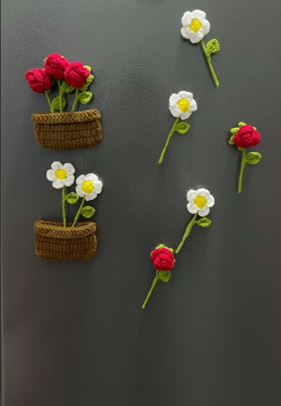 Floral and basket-shaped crochet magnets 