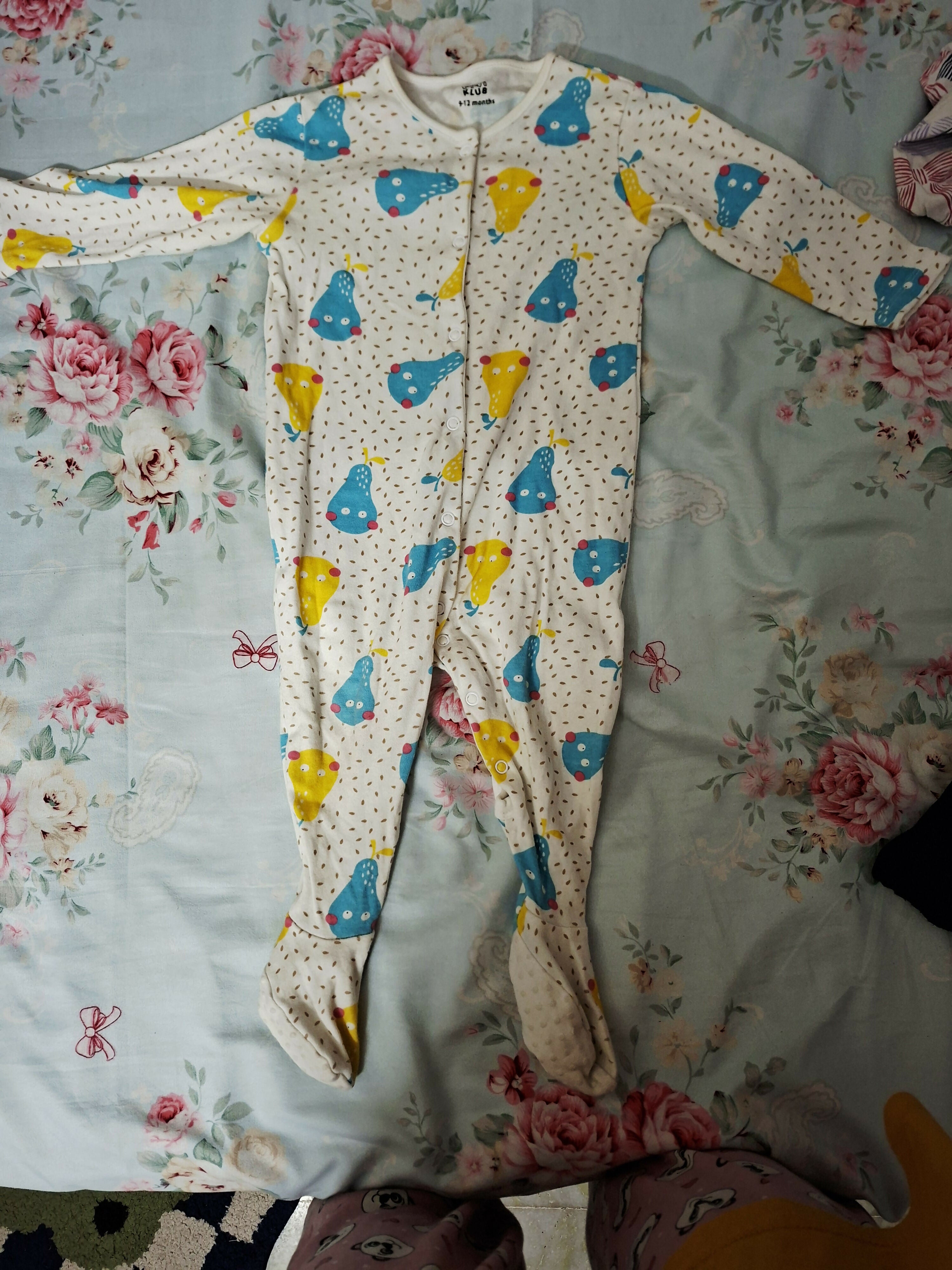 Baby Clothing 18 items (6-12 months)