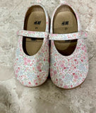 👧✨ Adorable Shoes for 2-Year-Old Girl – Great Condition! ✨👟