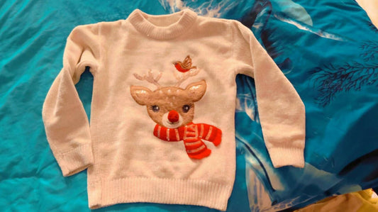  Introducing the adorable Top for Baby Girl – a charming addition to your little one's wardrobe.