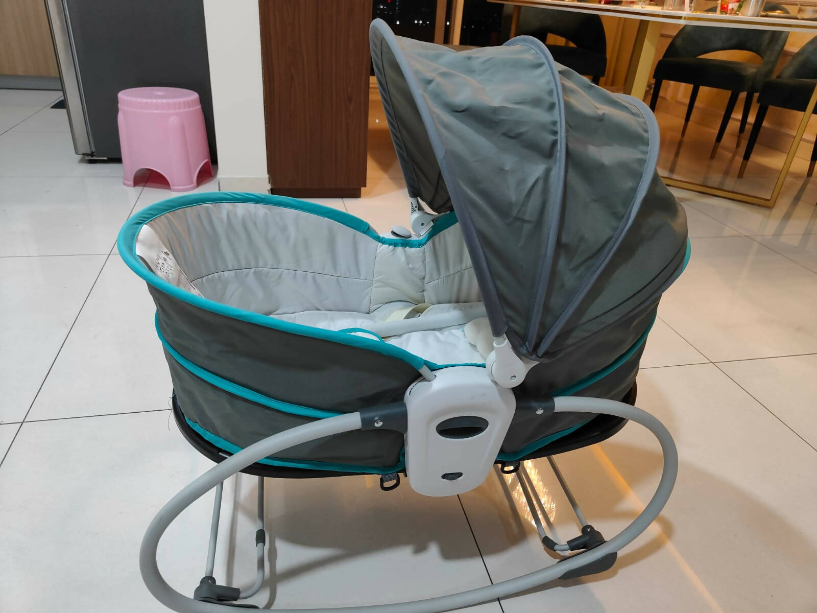 Nursing rocker hotsell and bassinet