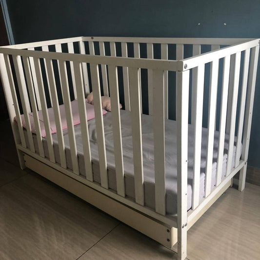 MOTHERCARE Ayr Crib/Cot for Baby with Mattress , dimensions : 1.22m x 79cm x 61cm