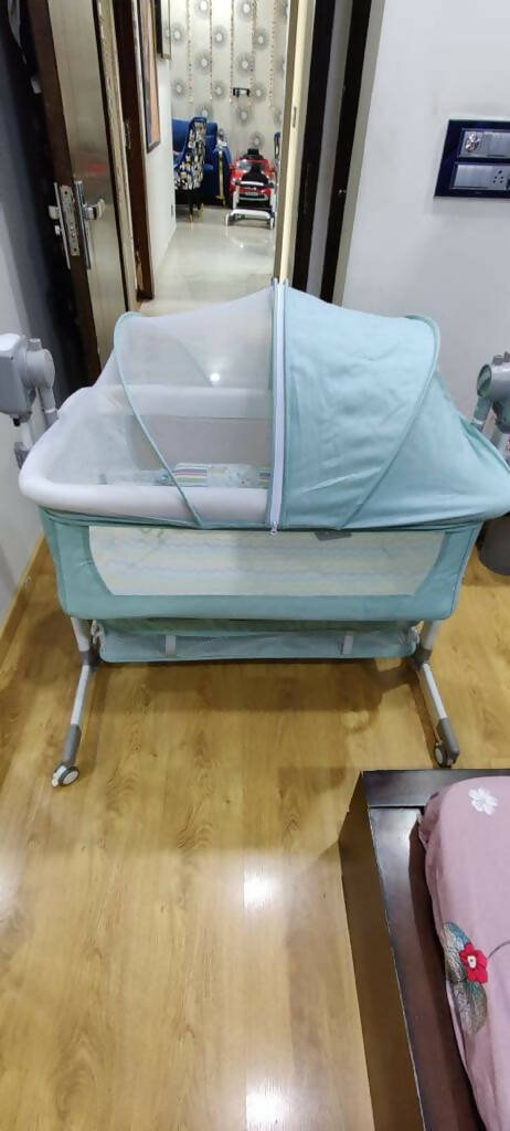 STAR AND DAISY Electric Baby Swing Cradle with Remote Control (EC03)