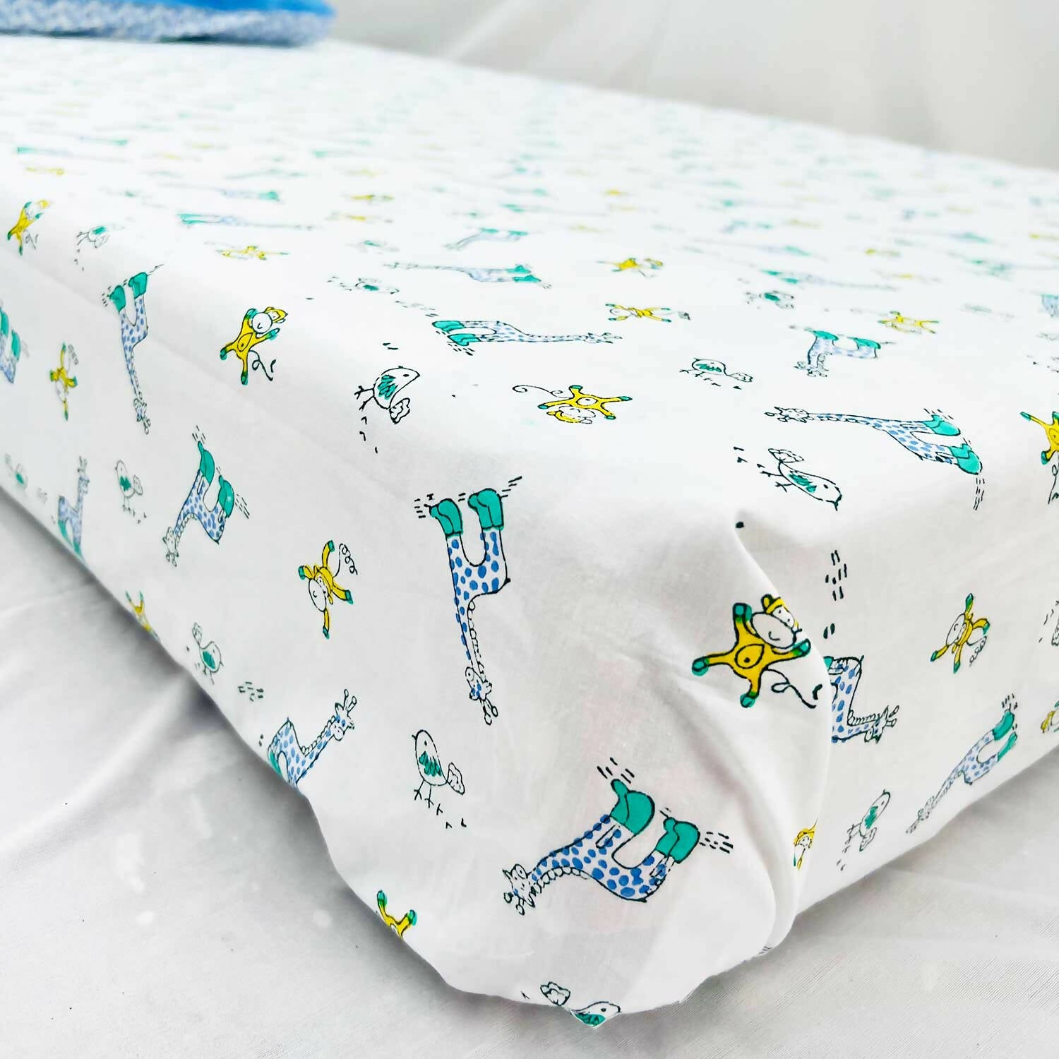 Kids White & Blue Block Printed Single Bedsheet Set With Pillow Cover - 60 inches x 90 inches - PyaraBaby