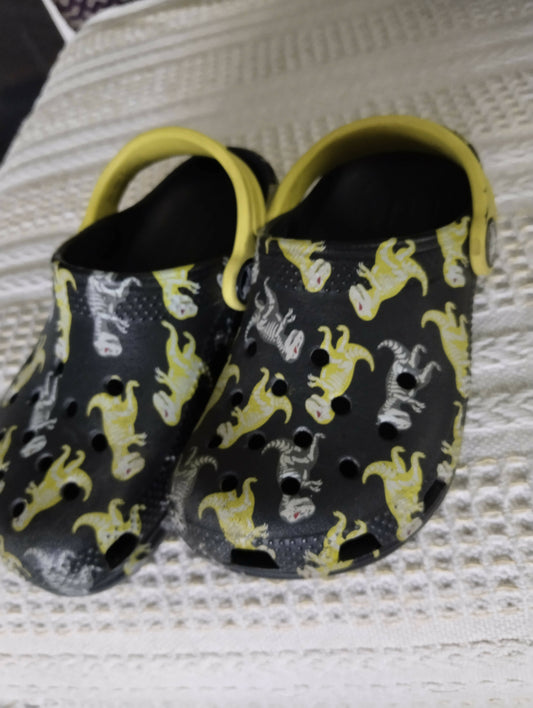 CROCS classic monster print clog.unisex