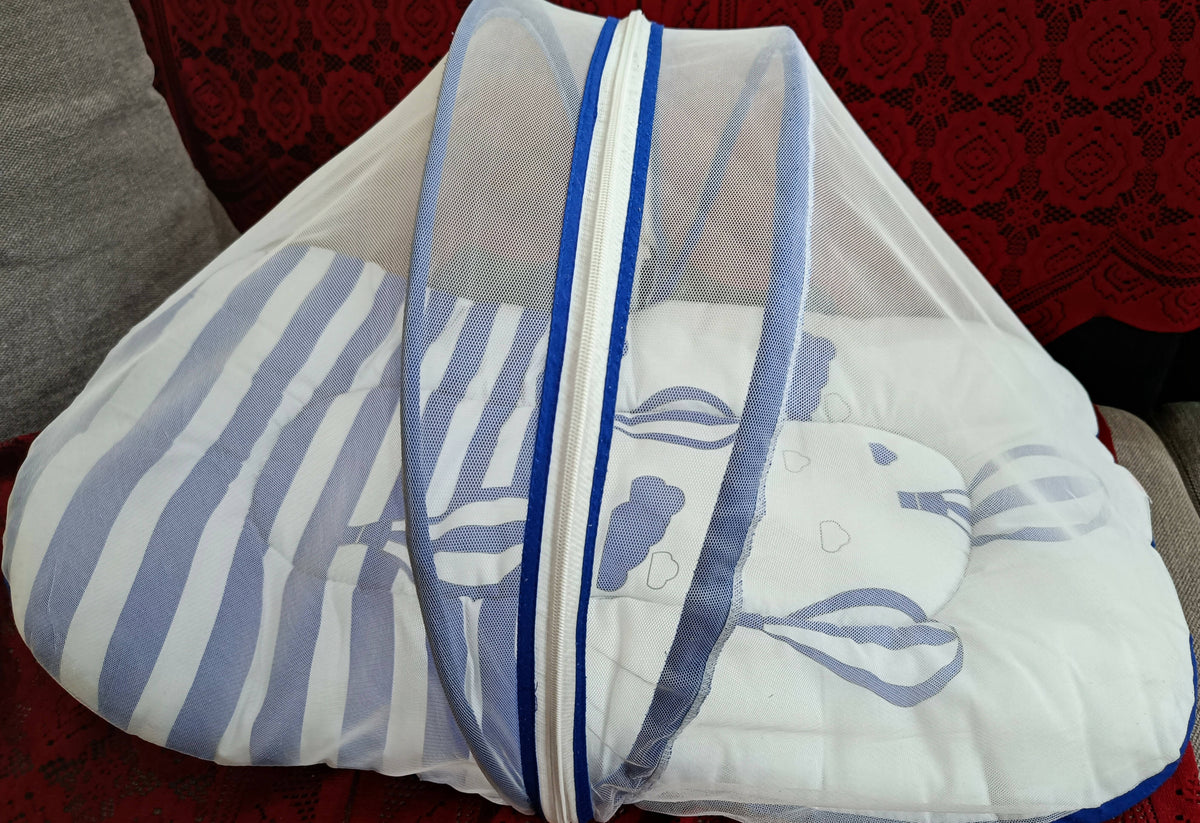 LUVLAP Parachute Print Baby Bed with Mattress, Pillow and Mosquito net