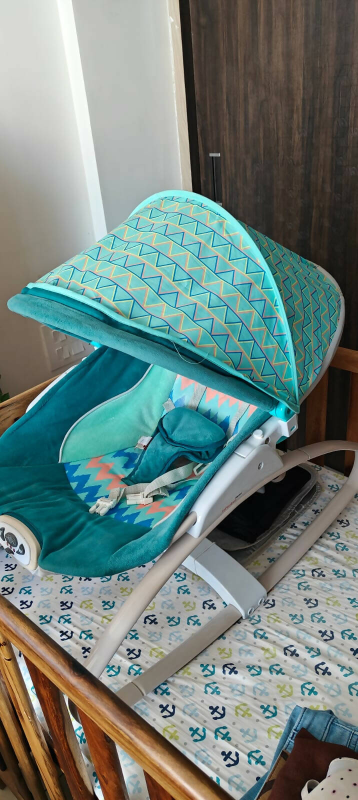 INFANTSO Baby Rocker - Comes with Toys, Battery Operated, Vibration , Music and 1 Pillow - PyaraBaby