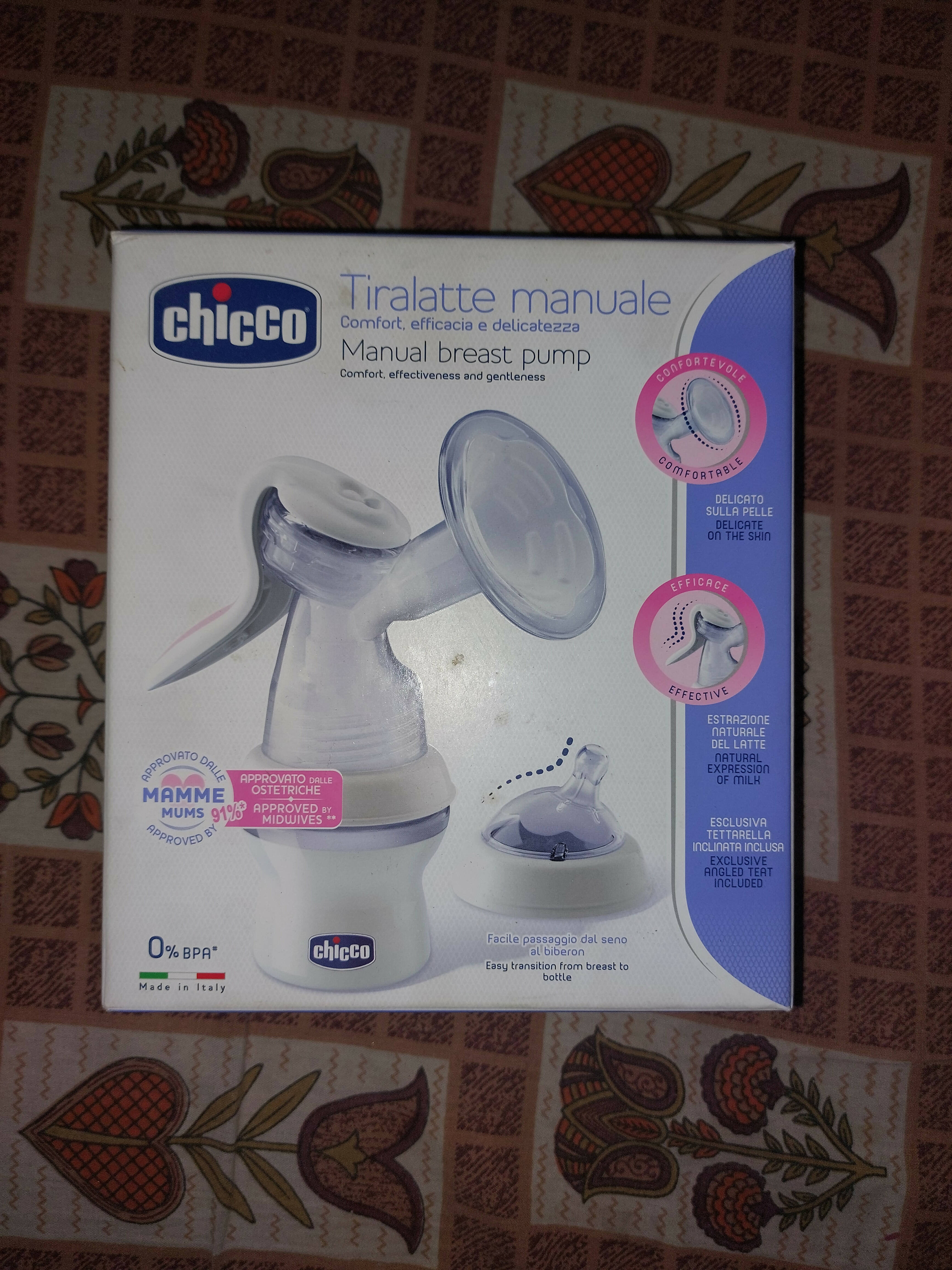 CHICCO Manual Breast Pump With breast pads
