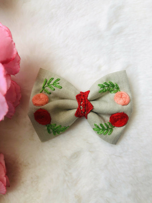 Hand embroidered hair bow / Handmade Hair Pin - PyaraBaby