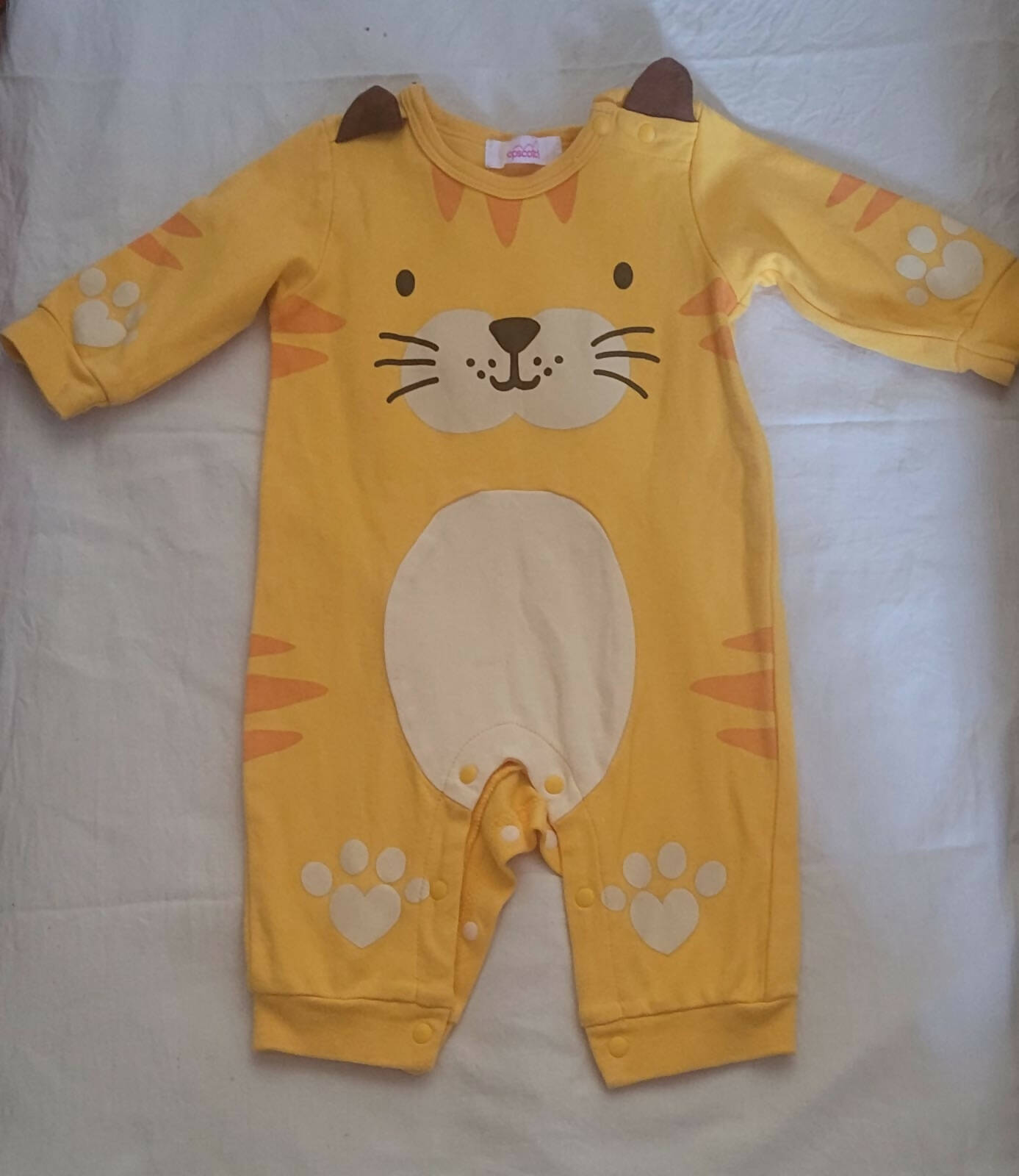 Make a statement with the HOPSCOTCH Animal Print Full-Sleeve Bodysuit - where comfort and style come together for your little one's everyday adventures!