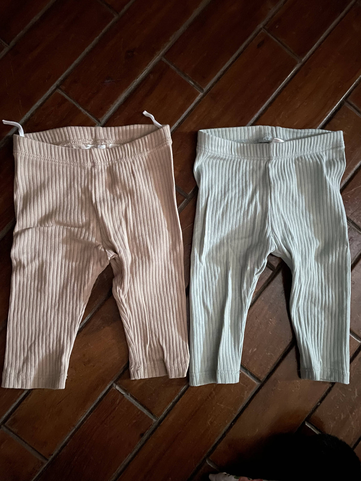 H&M set of ribbed leggings