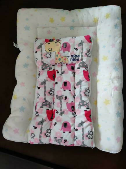 MEE MEE and BABYHUG Baby Nests