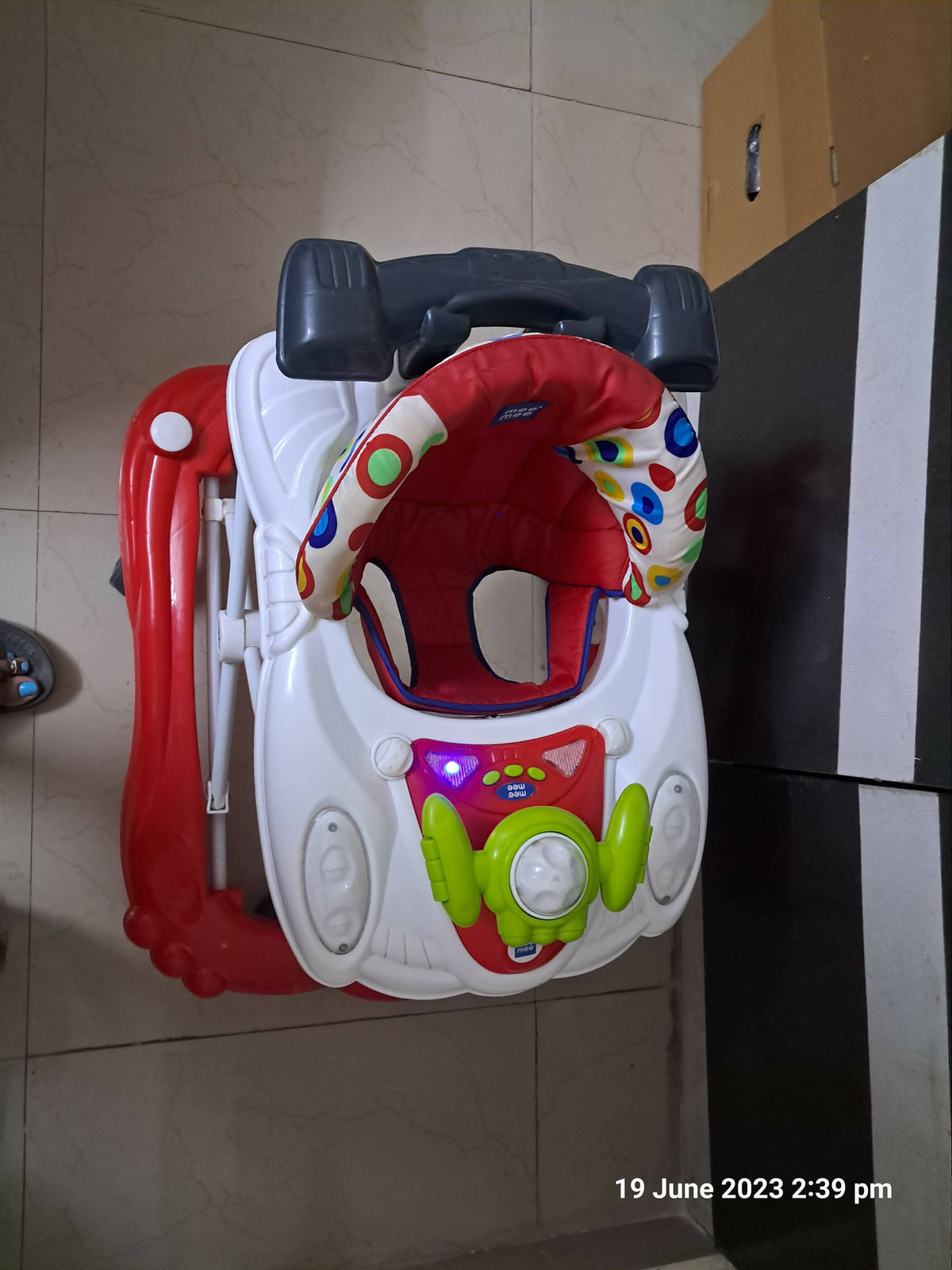 MEE MEE Musical baby pusher/ walker