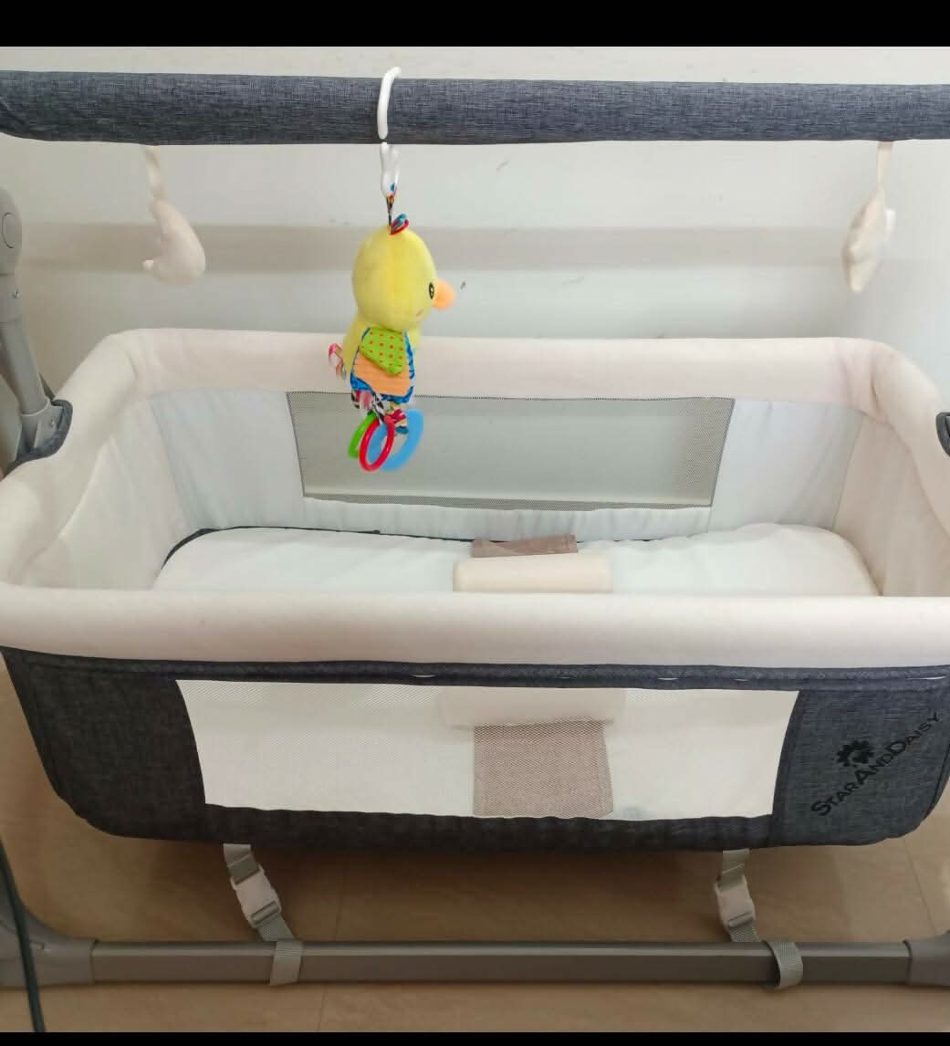 STAR AND DAISY automatic Baby cradle | PyaraBaby