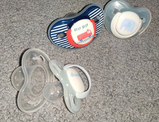 MOTHERCARE pacifiers / nipples