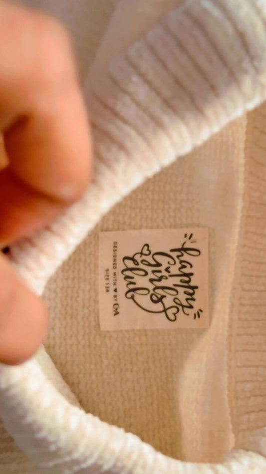  Introducing the adorable Top for Baby Girl – a charming addition to your little one's wardrobe.