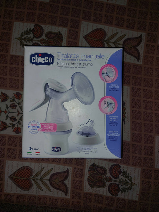 CHICCO Manual Breast Pump With breast pads - PyaraBaby