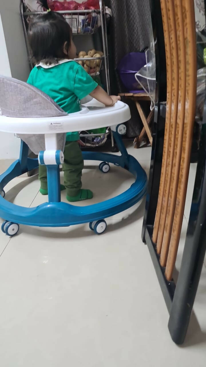 Encourage your baby's early steps with the BAYBEE Drono Walker - safety, style, and endless fun in one!